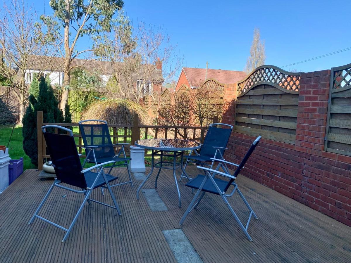 Willenhall Somerford Place - 6 Beds - Sleeps 12 - Parks 2-3 Cars/Vans מראה חיצוני תמונה